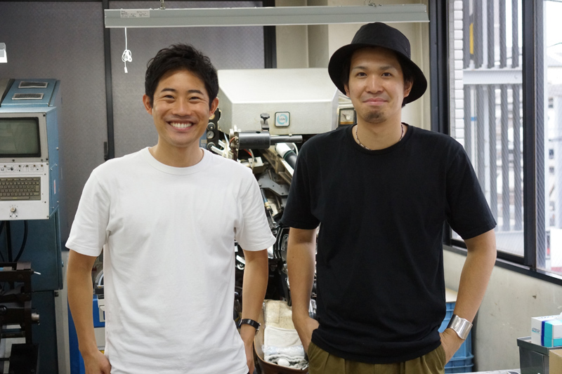 バイヤーがインターナショナルシューズ本社を訪れる様子