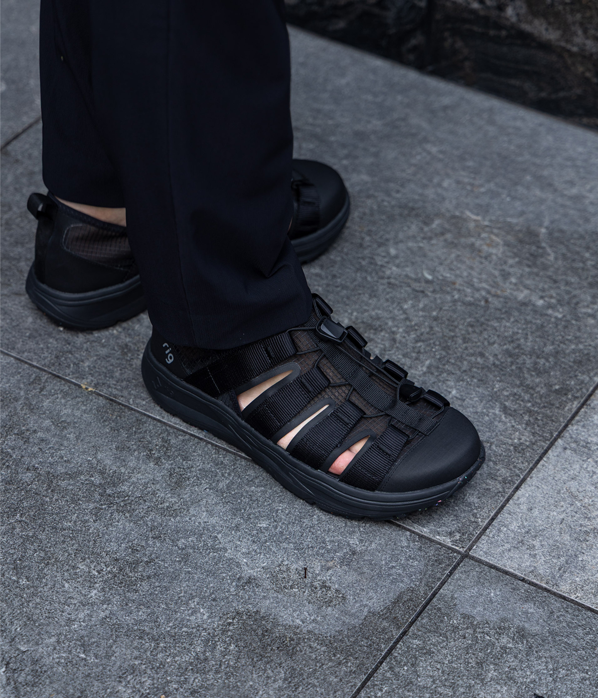 リカバリーサンダル着用イメージ画像